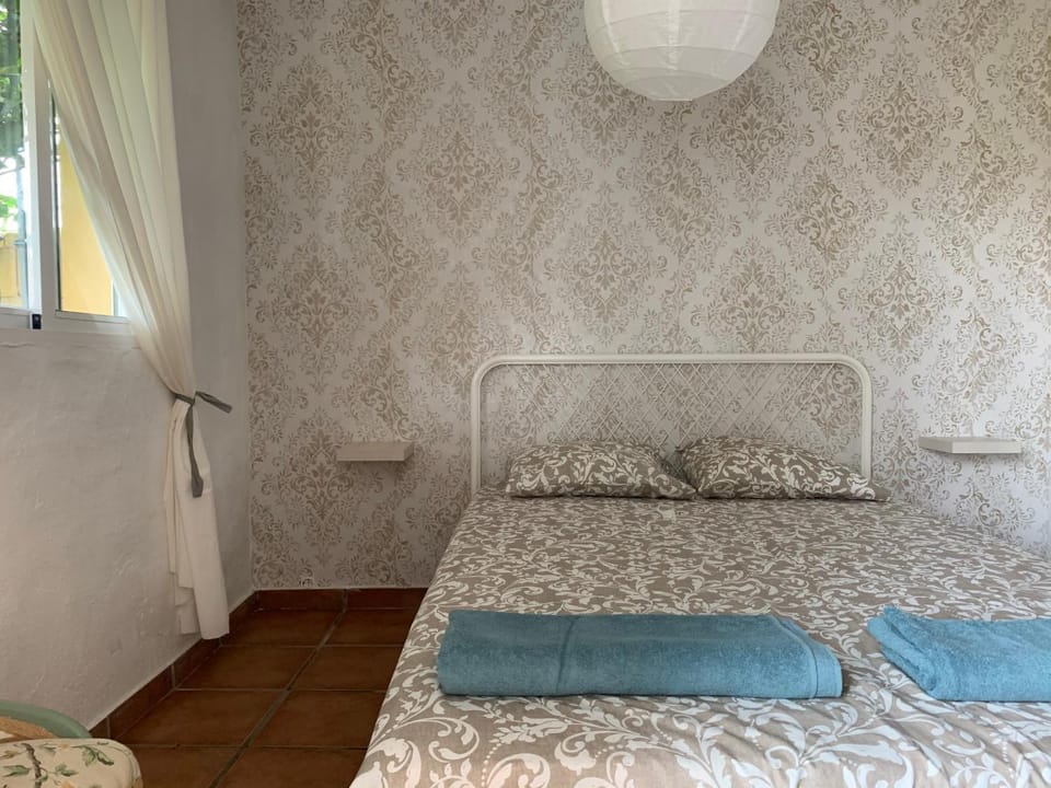 Apartamento con jardín y piscina en el faro de calaburras Apartment in Costa del Sol