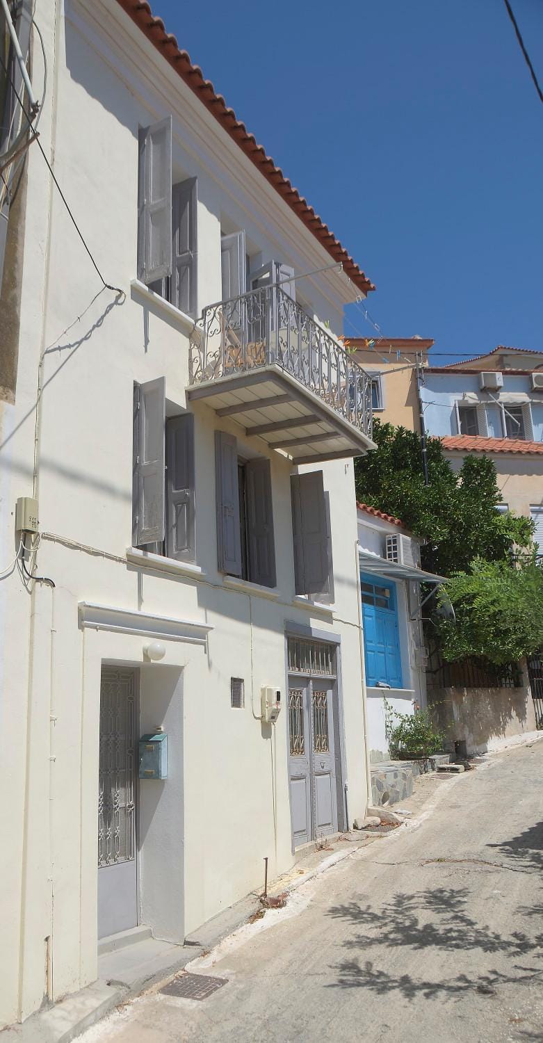 Property building, Balcony/Terrace