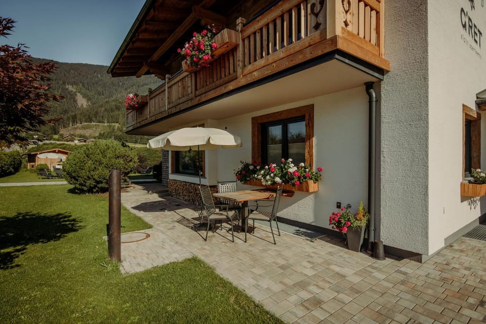 Property building, Balcony/Terrace