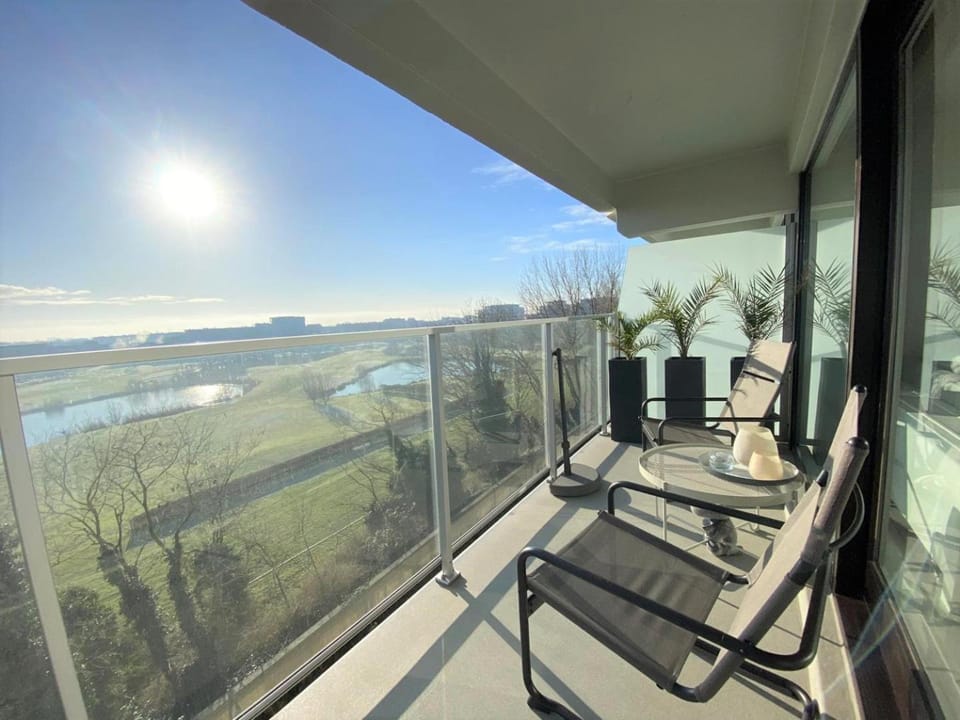 Golfcourse, View (from property/room), View (from property/room), Balcony/Terrace, Garden view, Garden view, Lake view, Lake view, Sunrise