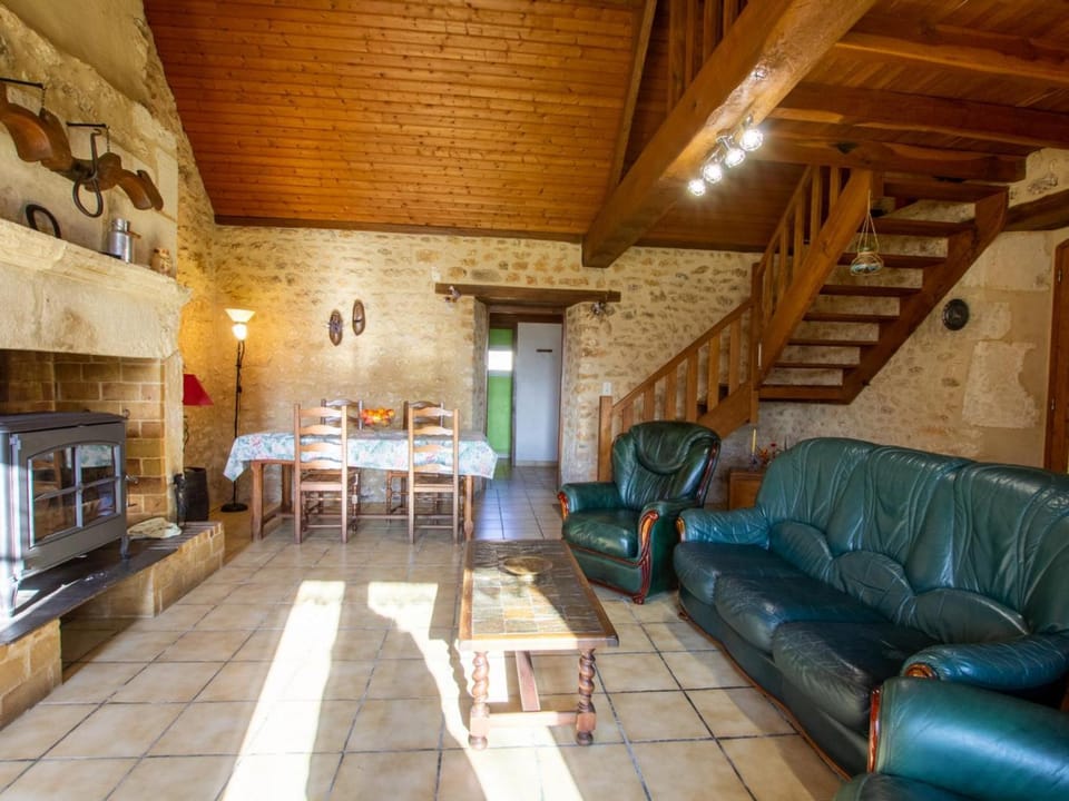 Maison rénovée paisible près Lalinde, grand jardin - FR-1-616-21 House in Occitanie