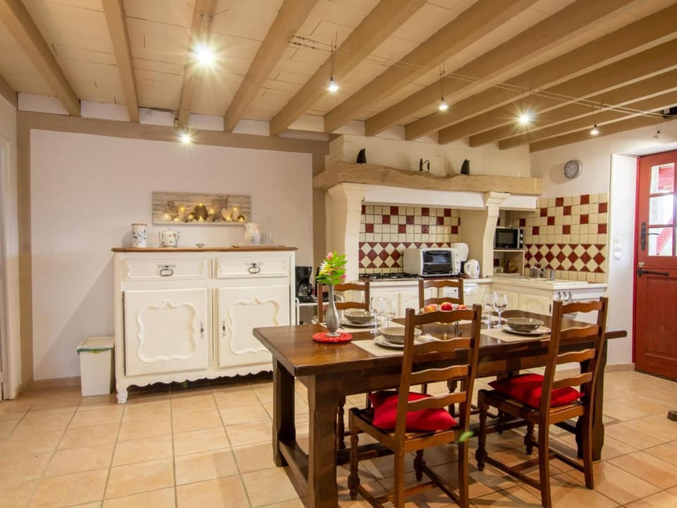 Maison de campagne avec piscine, proche de Périgueux – 2 chambres, BBQ, activités variées à proximité - FR-1-616-54 House in Nouvelle-Aquitaine
