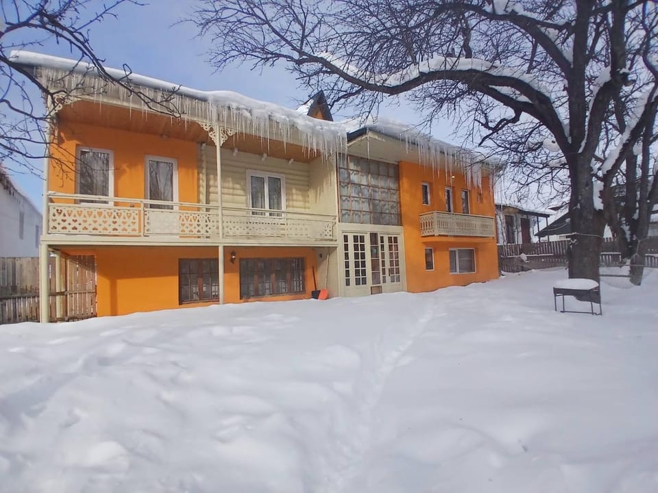 Property building, Day, Winter