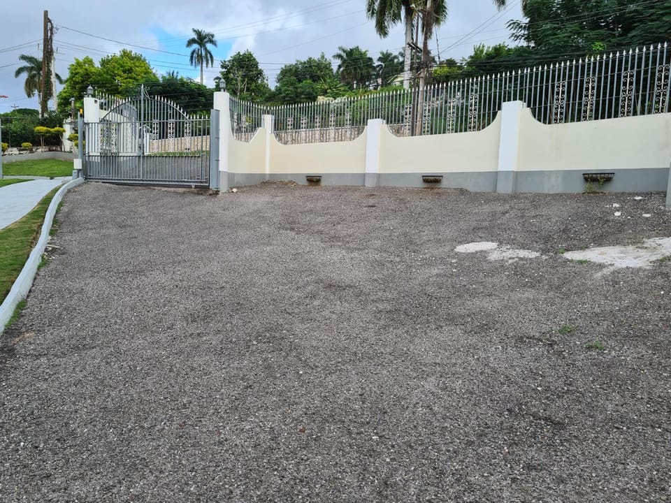La Rose Apartment Apartment in Montego Bay