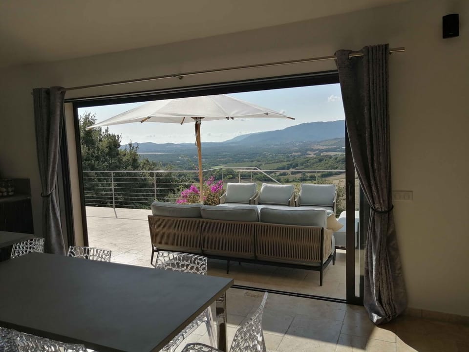 A Muredda Villa in Bonifacio