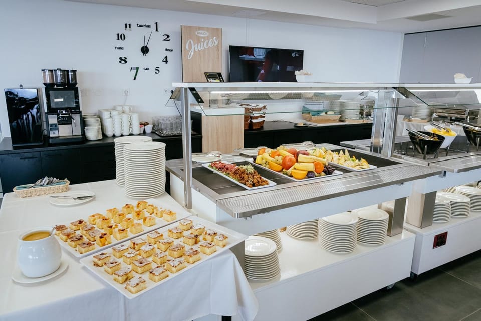 Restaurant/places to eat, Food and drinks