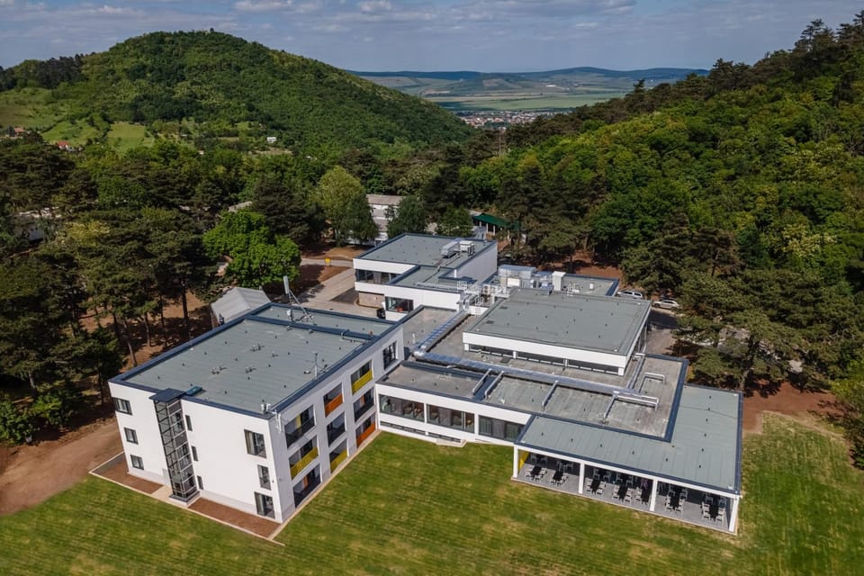 Property building, Bird's eye view, Mountain view