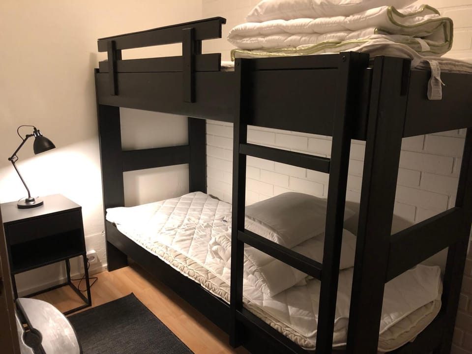 Bedroom, bunk bed