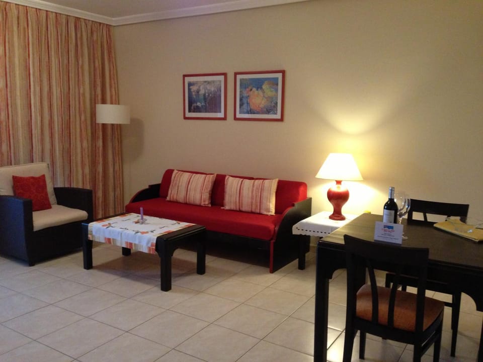 Communal lounge/ TV room