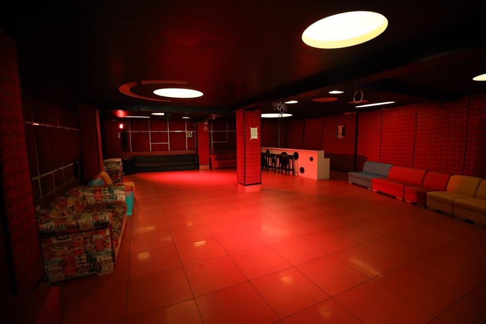 Nightclub / DJ, Nightclub / DJ
