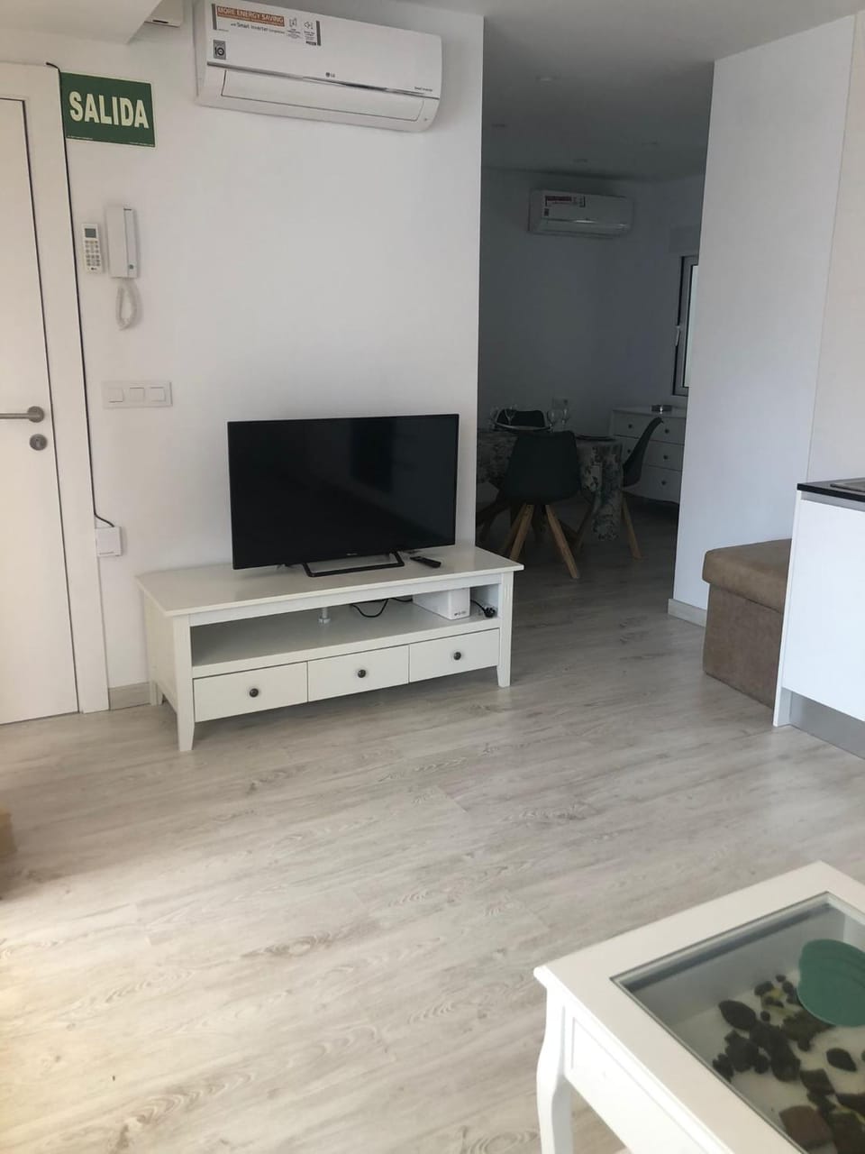 TV and multimedia, air conditioner
