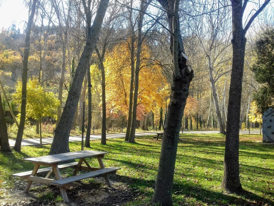 Nearby landmark, Off site, Natural landscape, Autumn