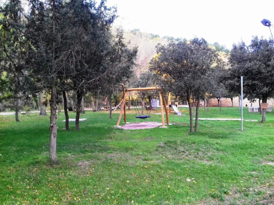 Nearby landmark, Spring, Off site, Day, Natural landscape, Children play ground, Garden, Ski School