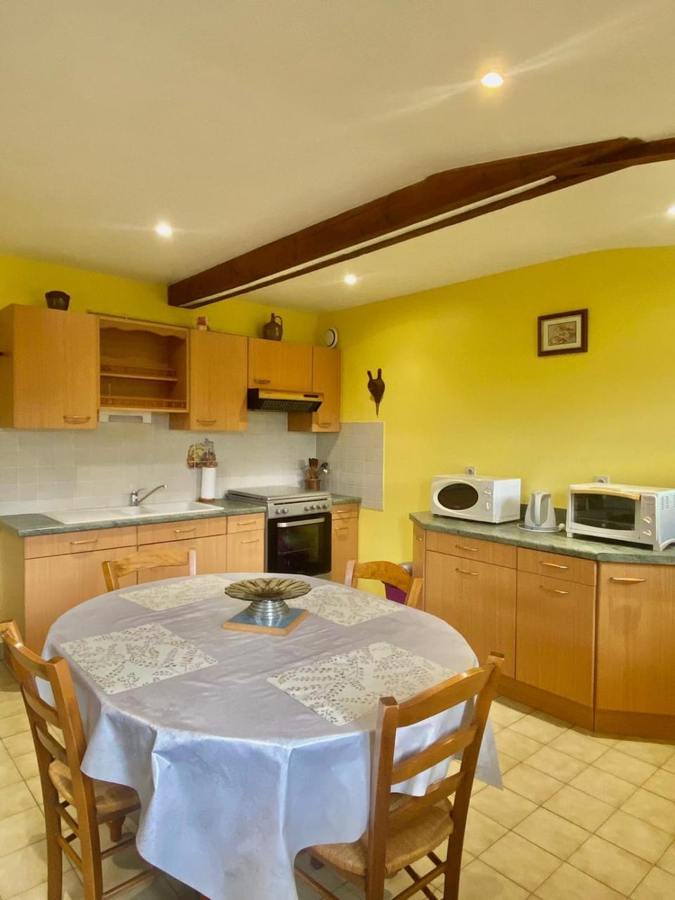 Kitchen or kitchenette, Dining area, oven, pet friendly, stove, toaster, kitchen