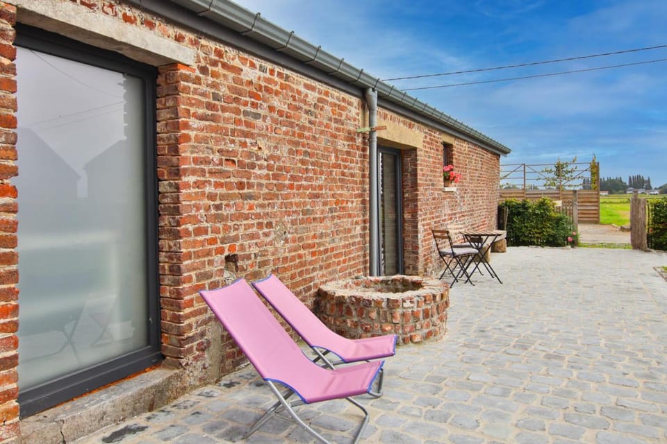 Patio, Day, Garden, Balcony/Terrace, sunbed