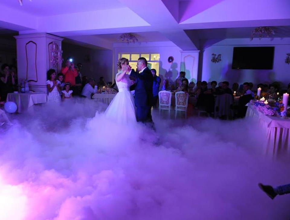Restaurant/places to eat, Banquet/Function facilities