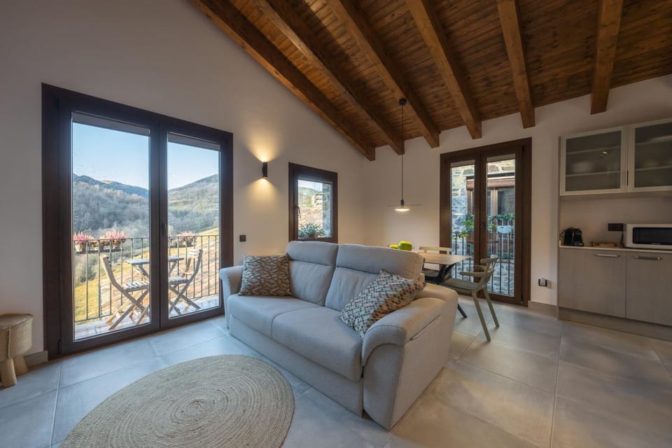 Natural landscape, Living room, Mountain view