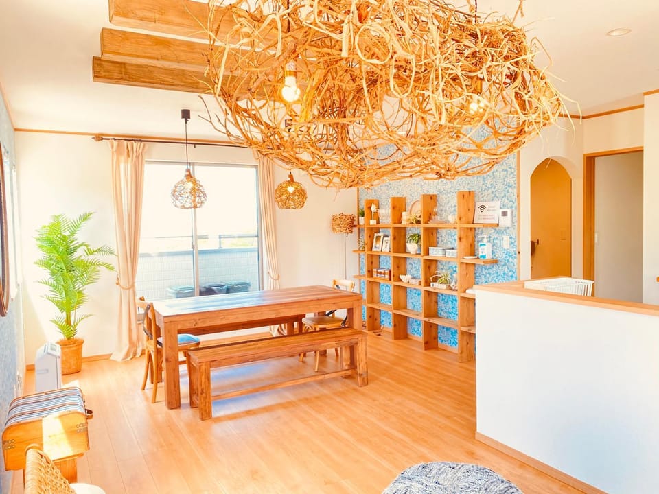 Seating area, Dining area