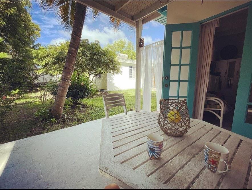 Kismet Garden Cottages - Dover Beach House in Oistins