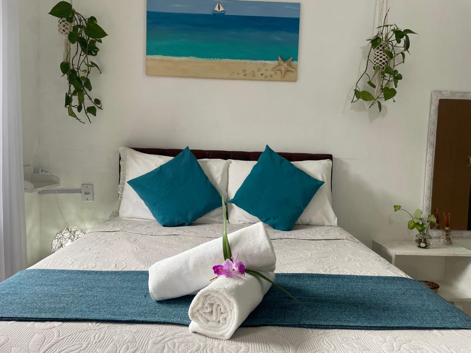 Bed, towels