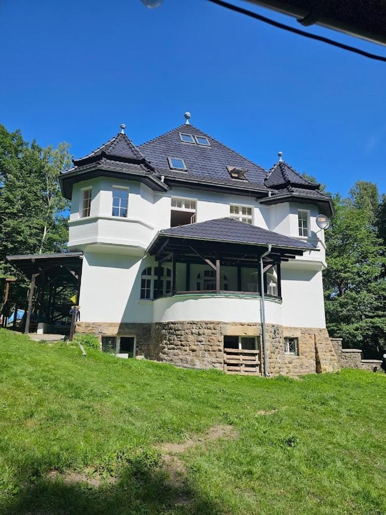 Property building, Spring, Garden view