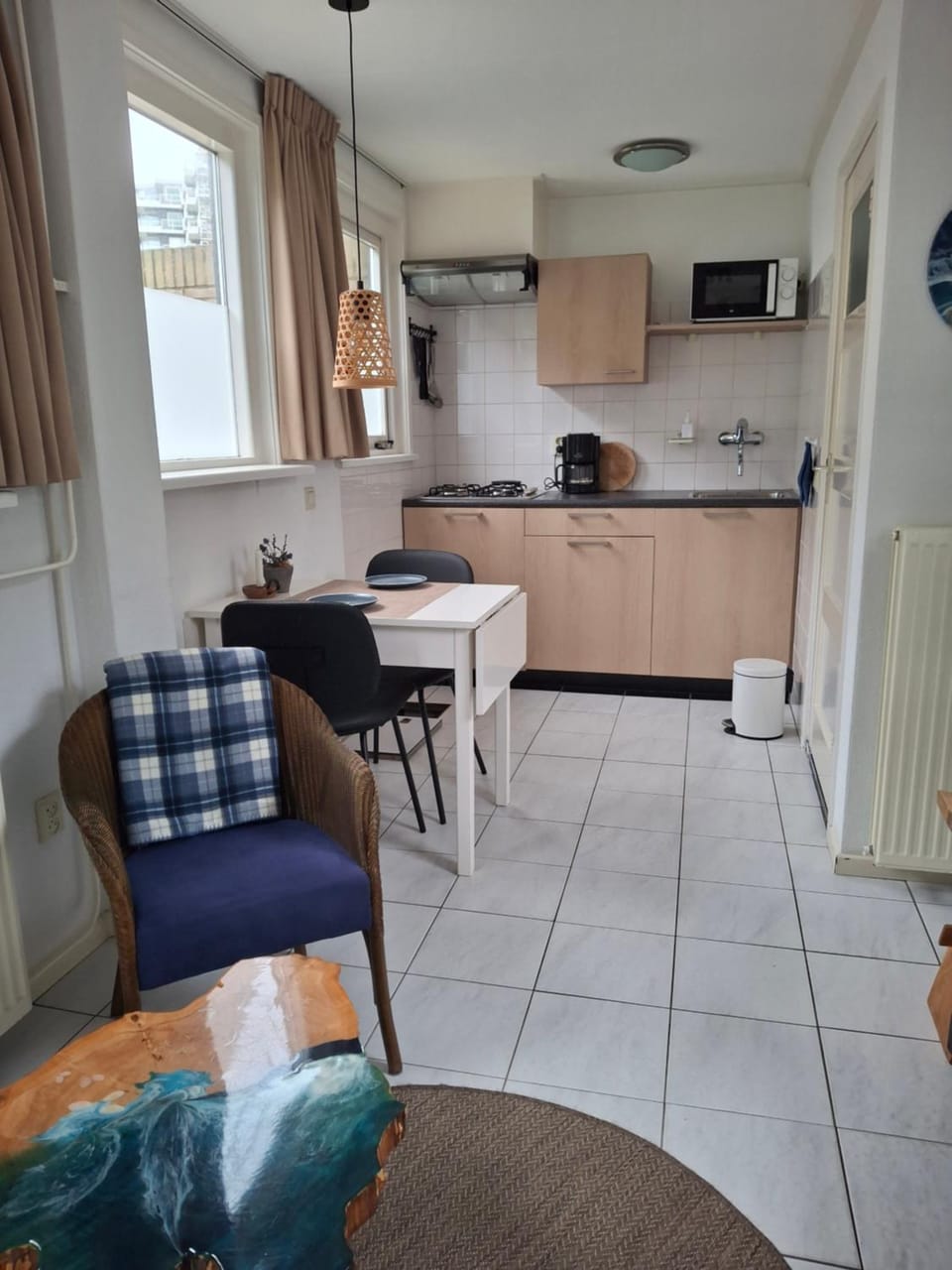 Kitchen or kitchenette, Living room, Seating area