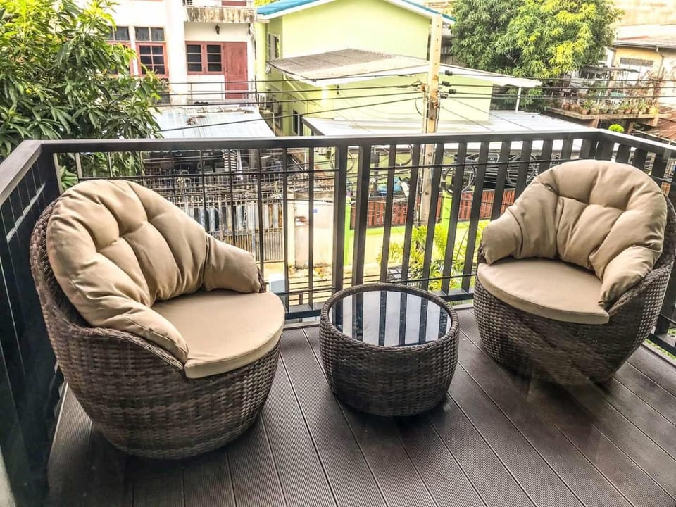 Exclusive access to the whole garden. Villa in Bangkok
