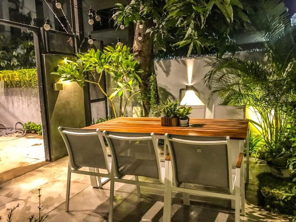Exclusive access to the whole garden. Villa in Bangkok