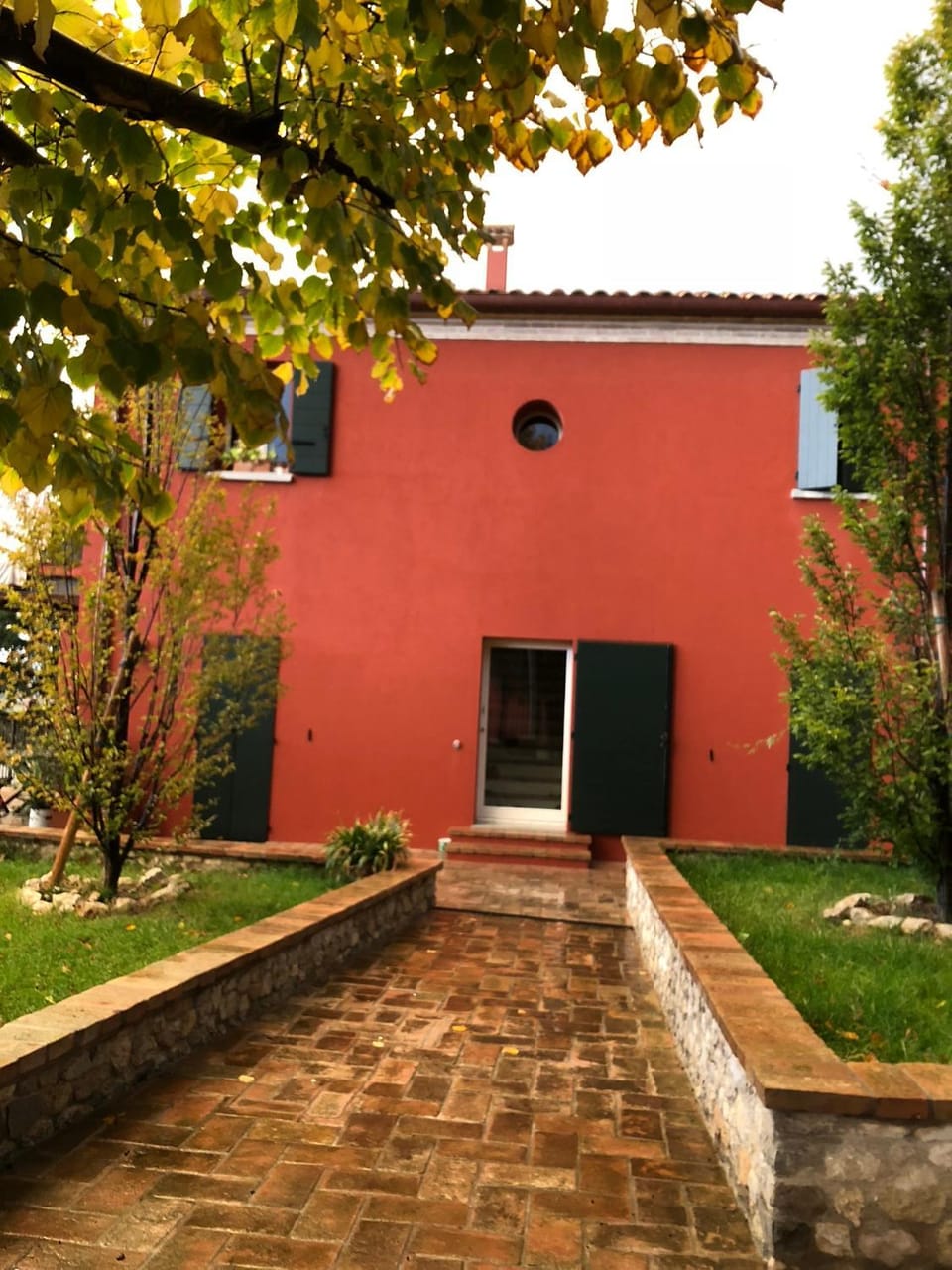 Property building, Facade/entrance, Garden