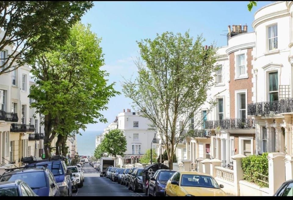 Property building, Neighbourhood, Street view