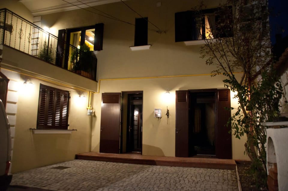 Facade/entrance