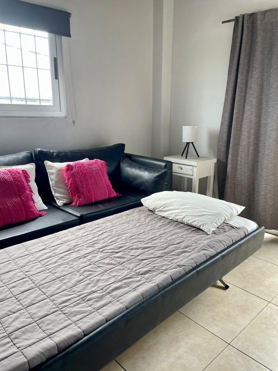 Bed, Living room