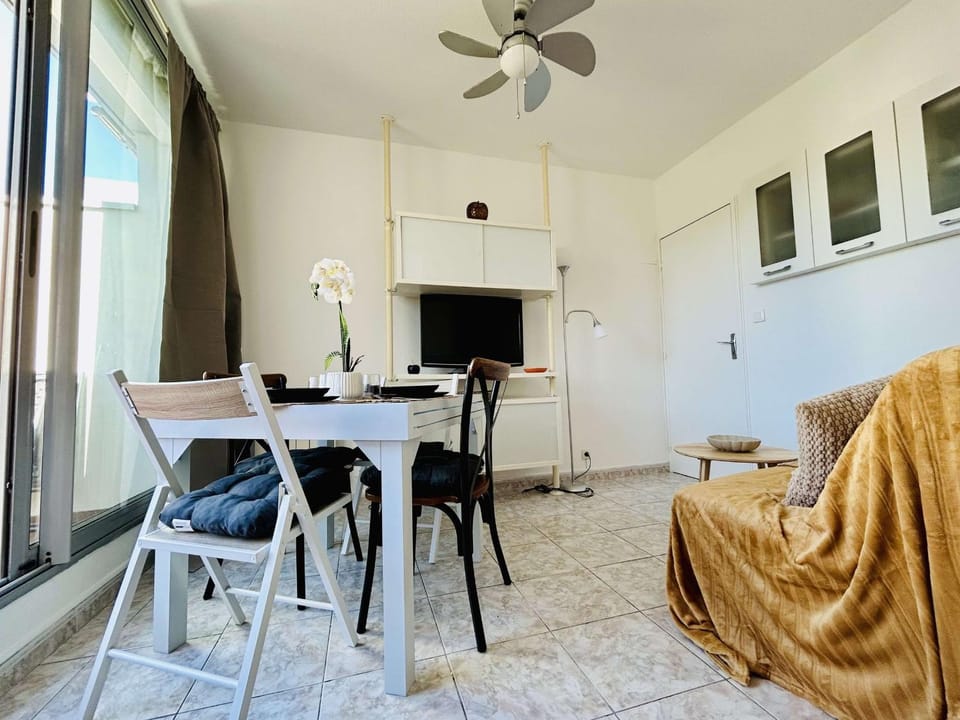 Confortable T2 avec terrasse privée près des Thermes et du centre-ville à Balaruc-les-Bains - FR-1-553-144 Apartment in Balaruc-les-Bains