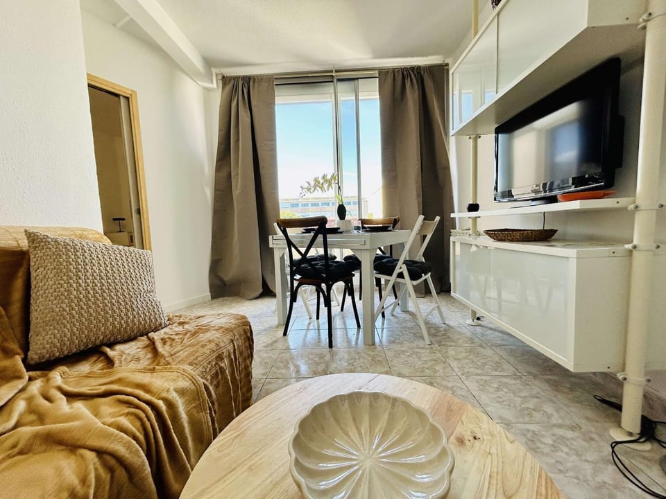 Confortable T2 avec terrasse privée près des Thermes et du centre-ville à Balaruc-les-Bains - FR-1-553-144 Apartment in Balaruc-les-Bains