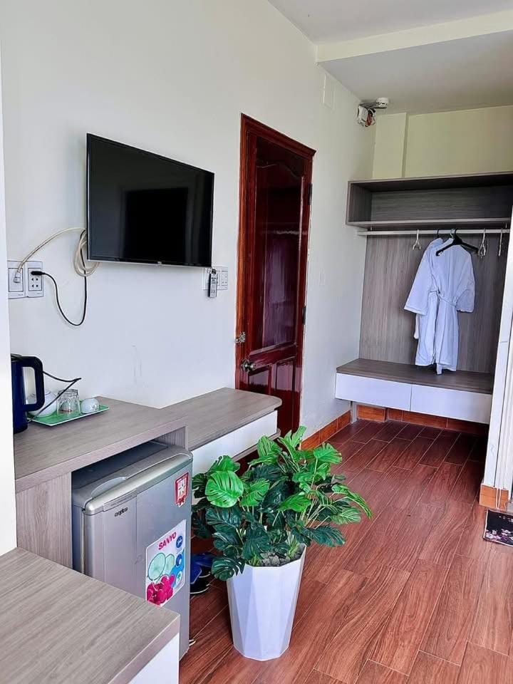 Khách sạn Sinh Hiền Hotel in Vietnam