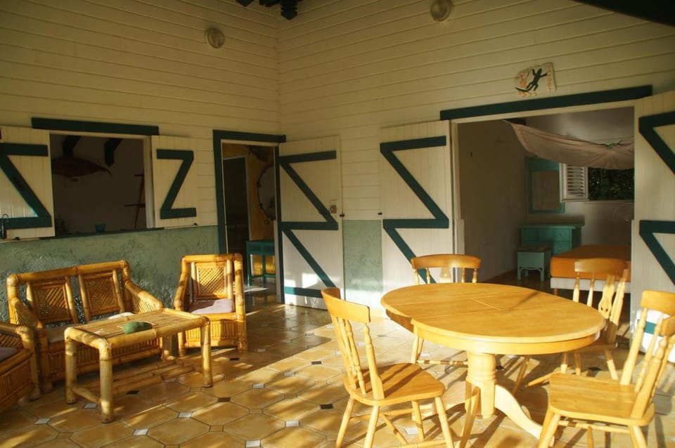 Gîtes Mosaïques House in Leeward Islands