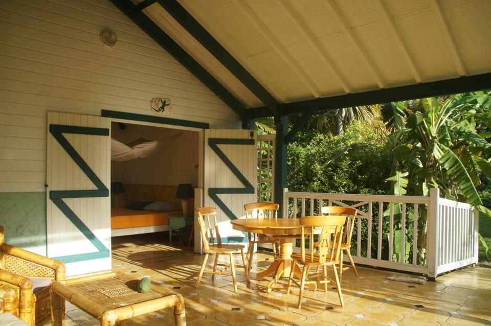Gîtes Mosaïques House in Leeward Islands