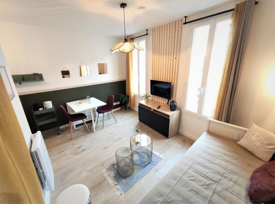 Living room, Lounge or bar