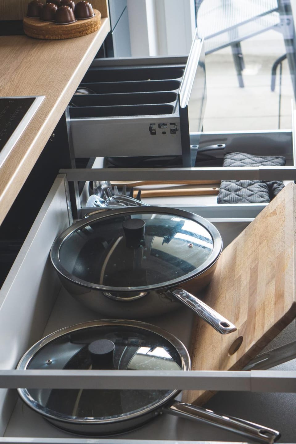 Kitchen or kitchenette, kitchen
