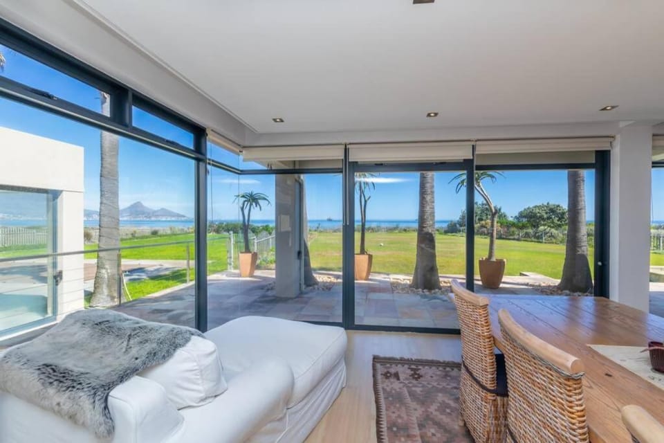Patio, Natural landscape, View (from property/room), Balcony/Terrace, Seating area, Mountain view, Sea view