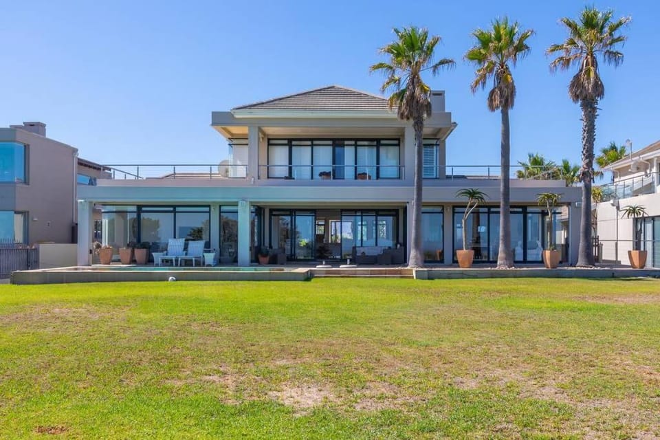Property building, Natural landscape, Garden