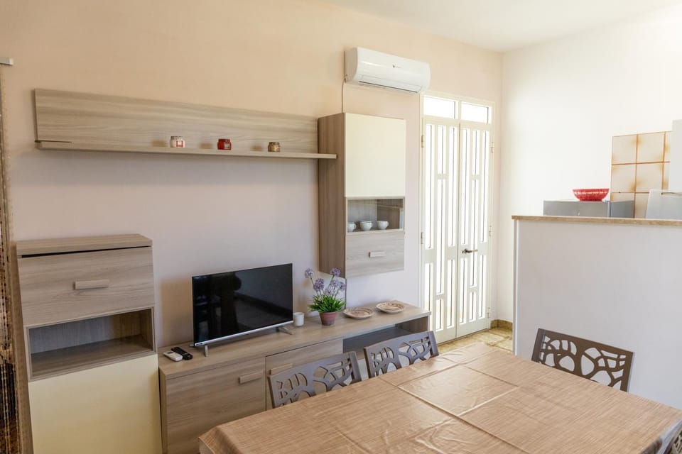 TV and multimedia, Living room, air conditioner