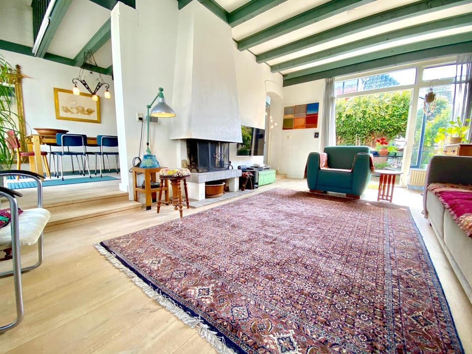 Living room, Photo of the whole room