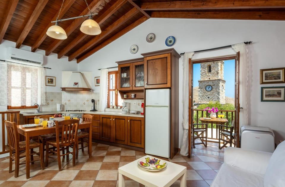 Living room, City view, Sea view, kitchen