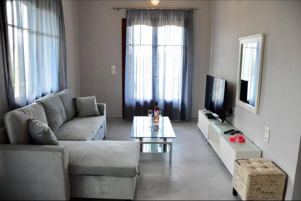 Sea Breeze Apartments - n.1 with private pool Apartment in Lefkada, Lefkada Municipality, Greece