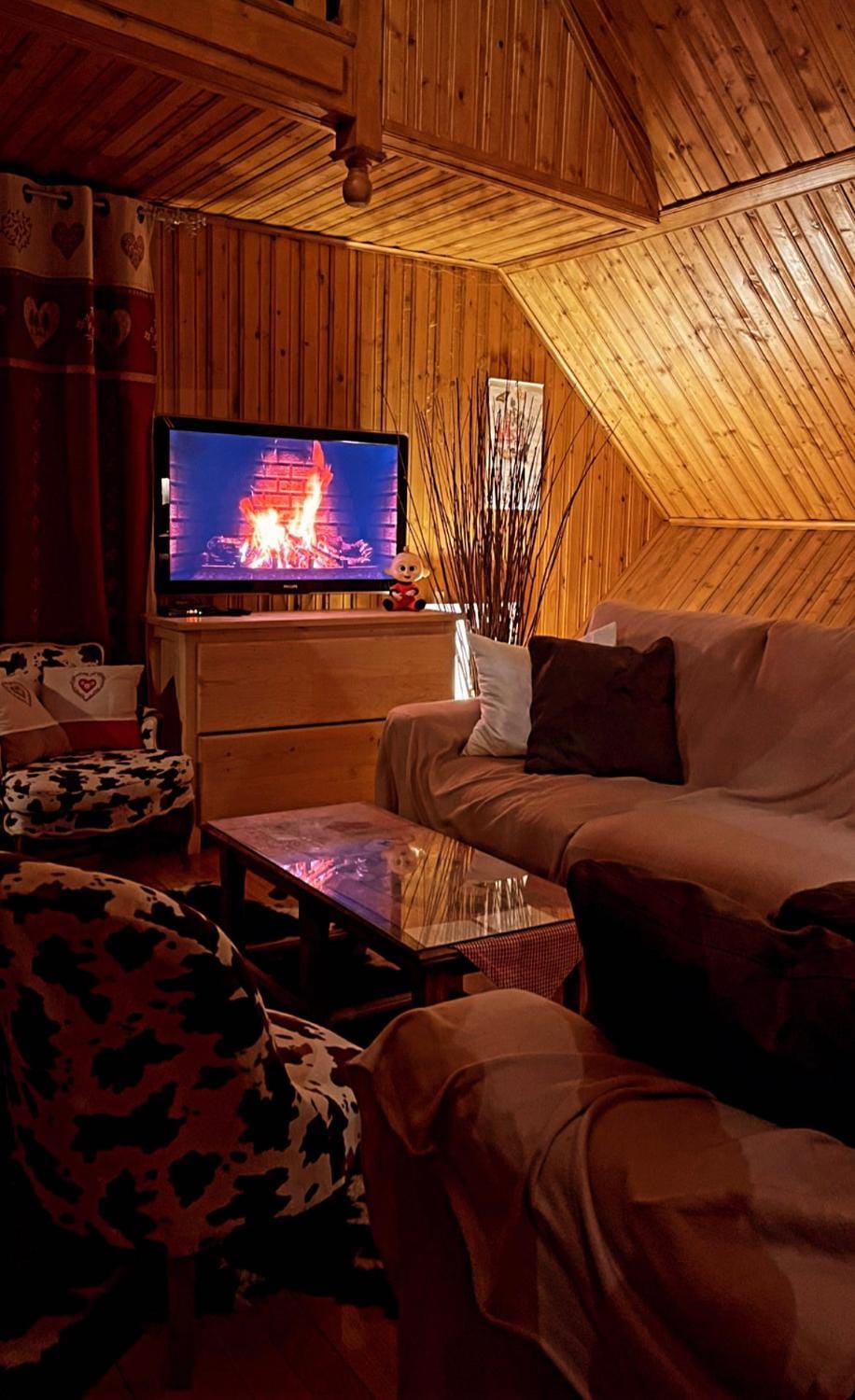 Authentique chalet vue sur le lac et les pistes Chalet in Besse-et-Saint-Anastaise