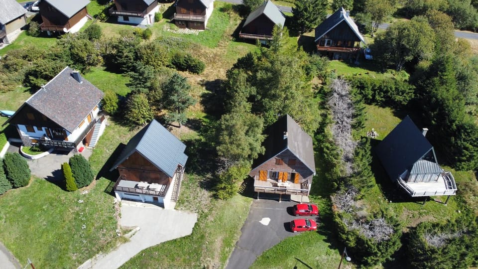 Authentique chalet vue sur le lac et les pistes Chalet in Besse-et-Saint-Anastaise