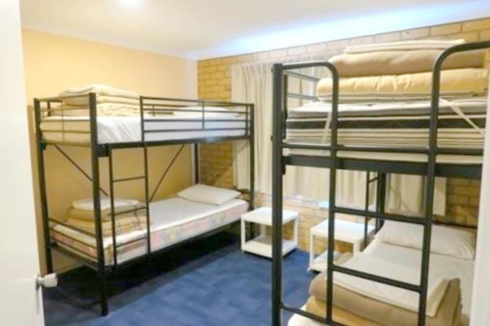 Jindabyne 3-bedroom Units 4km from Centre Apartment in Jindabyne