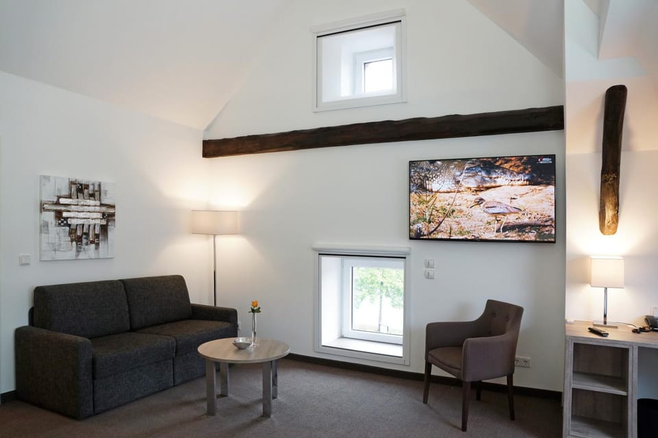 Living room, Seating area