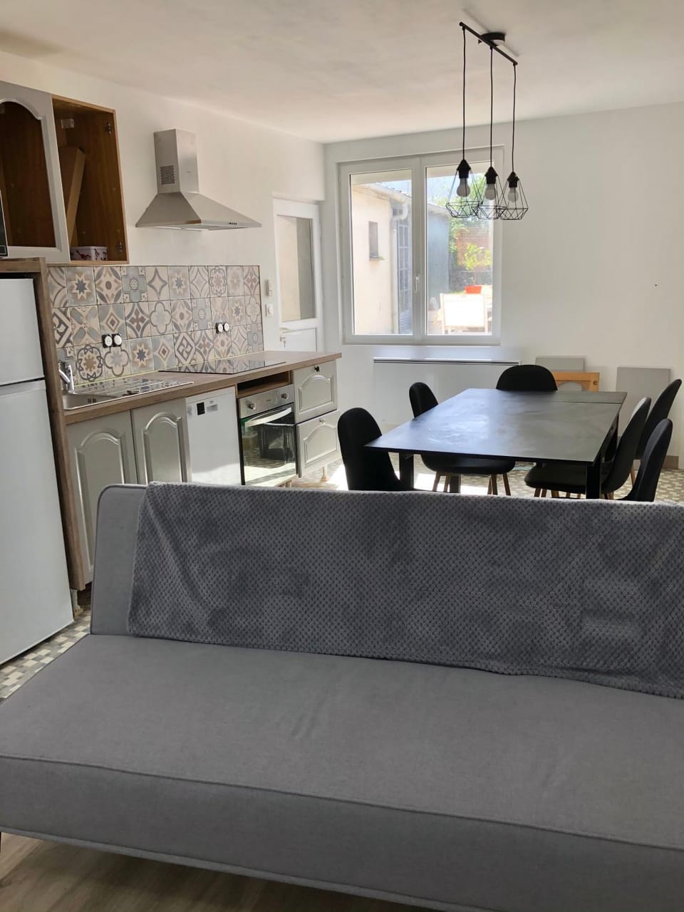 Kitchen or kitchenette, Dining area, oven, stove